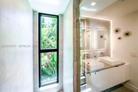 1930 Bay Dr Ph 2, Miami Beach FL - photo 17 of 63