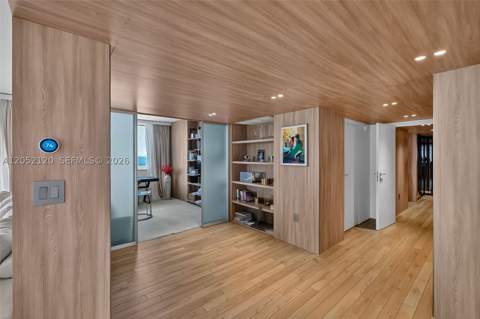 300 Bayview Dr 916, Sunny Isles Beach FL - photo 13 of 38