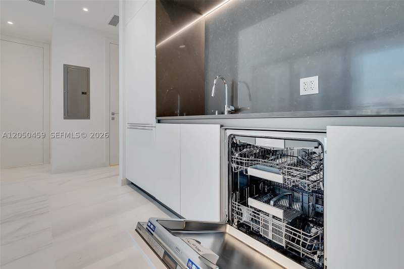 1 bedroom Condominium at 300 Biscayne Boulevard Way 3008W, Aston Martin Residences, Miami — photo 5