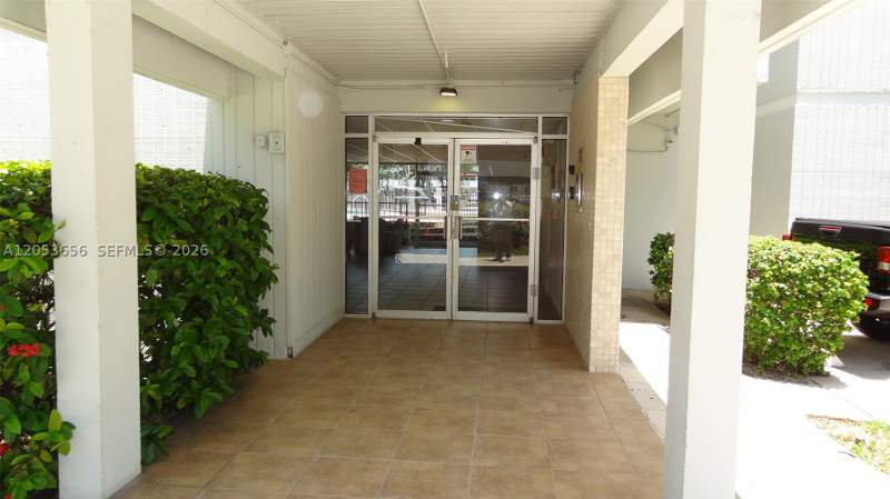 1 bedroom Condominium at 3527 NE 168th St 407, Sunshores Condo, North Miami Beach — photo 2