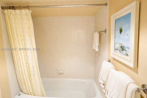 20505 E Country Club Dr 1033, Aventura FL - photo 12 of 15