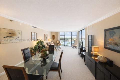 20505 E Country Club Dr 1033, Aventura FL - photo 6 of 15