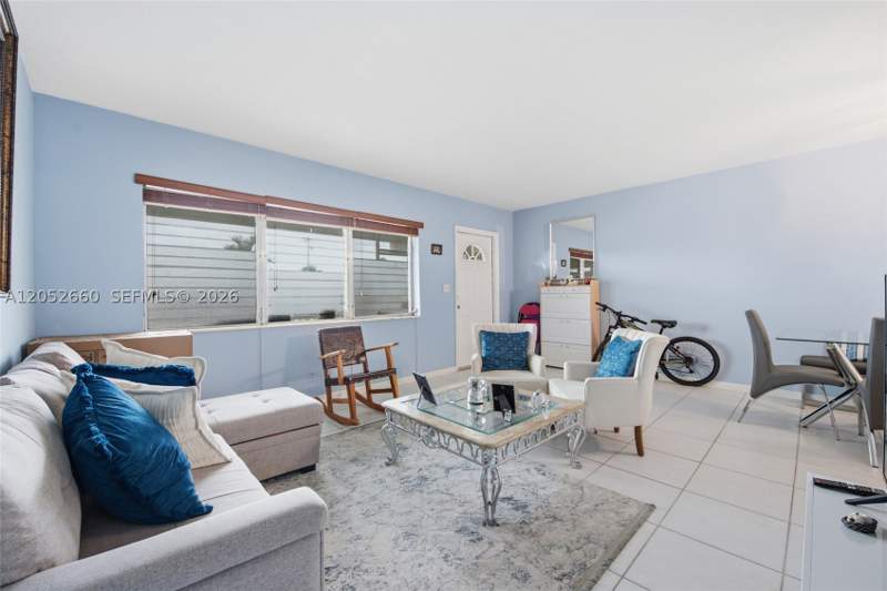 1 bedroom Condominium at 1450 NE 170th St 209, Floridian Arms Condo, North Miami Beach — photo 5