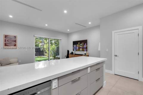 3769 SW 27th Ln 3769, Miami FL - photo 16 of 52