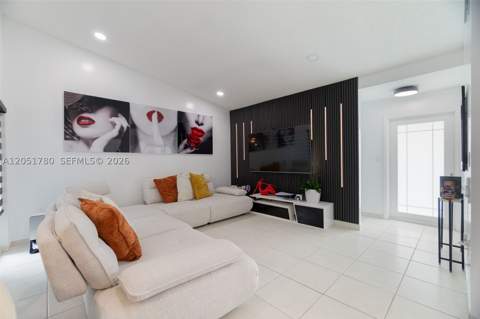 18928 NW 63rd Ct Cir, Hialeah FL - photo 6 of 28