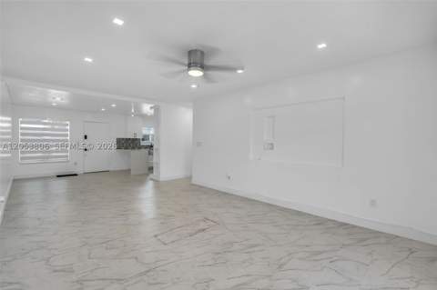 2225 NE 123rd St 102, North Miami FL - photo 8 of 34