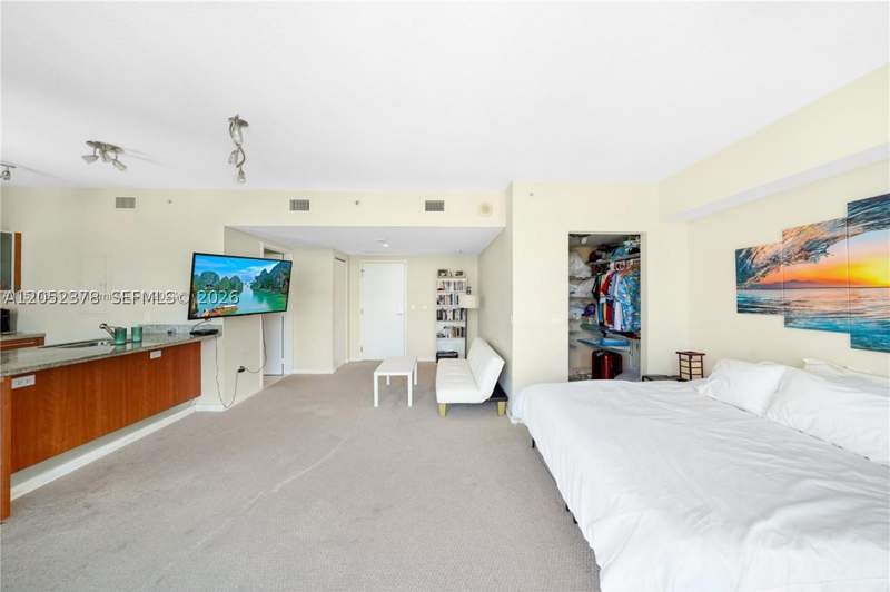 0 bedroom Condominium at 185 SW 7th St 3100, Latitude On The River Con, Miami — photo 3