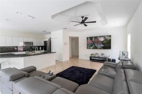 10873 NW 71st St, Doral FL - photo 15 of 54