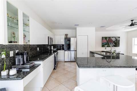 10873 NW 71st St, Doral FL - photo 18 of 54