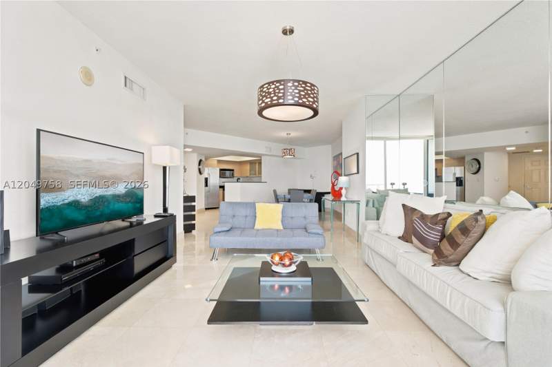 2 bedroom Condominium at 16699 Collins Ave 1604, La Perla Condo, Sunny Isles Beach — photo 3