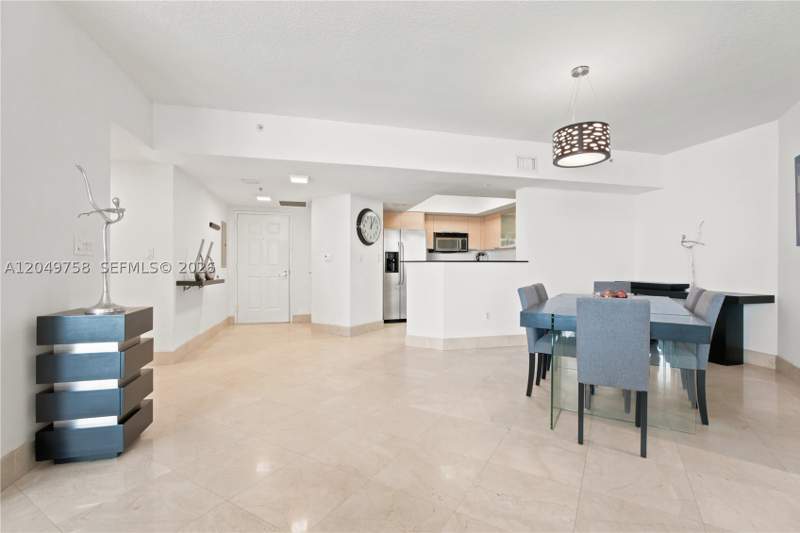 2 bedroom Condominium at 16699 Collins Ave 1604, La Perla Condo, Sunny Isles Beach — photo 5