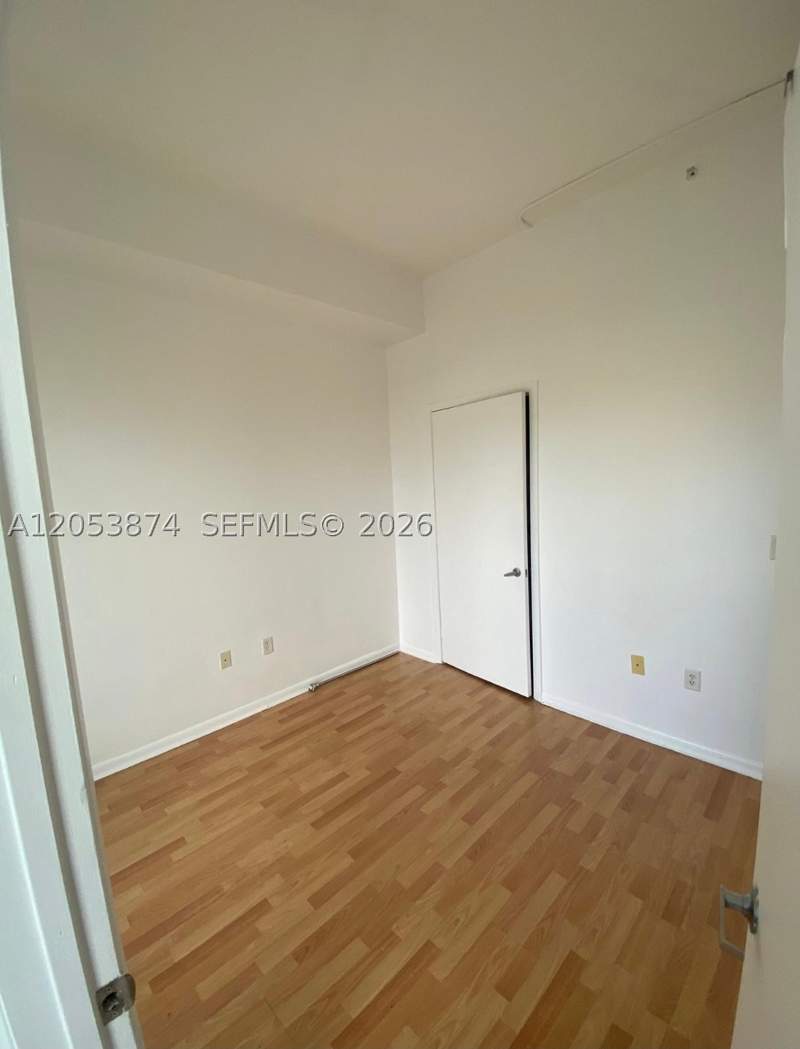 2 bedroom Condominium at 10 SW South River Dr 802, Neo Condo, Miami — photo 4