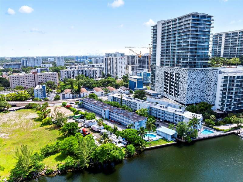 2 bedroom Condominium at 1610 NW N River Dr 201, 1610 River Place Condo, Miami — photo 2