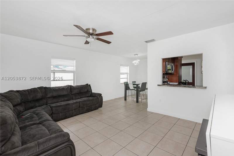 2 bedroom SingleFamilyResidence at 681 NE 1st Pl, Essex Village 4th Addn, Hialeah — photo 4