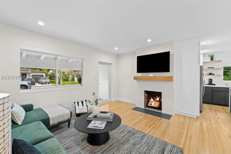 2 bedroom SingleFamilyResidence at 829 Granada Groves Ct, Granada Groves, Coral Gables — photo 4