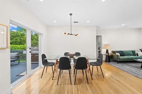 829 Granada Groves Ct, Coral Gables FL - photo 7 of 23