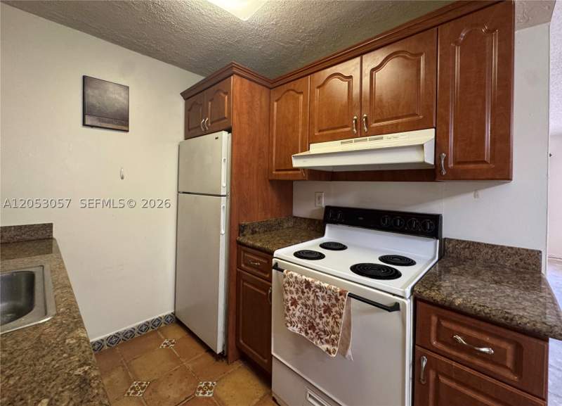1 bedroom Condominium at 7208 Fairway Dr I14, Cypress Village Condo, Miami Lakes — photo 5