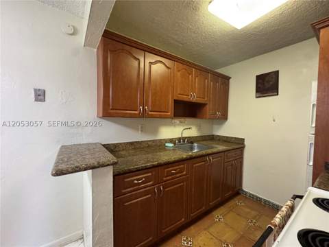 7208 Fairway Dr I14, Miami Lakes FL - photo 6 of 10
