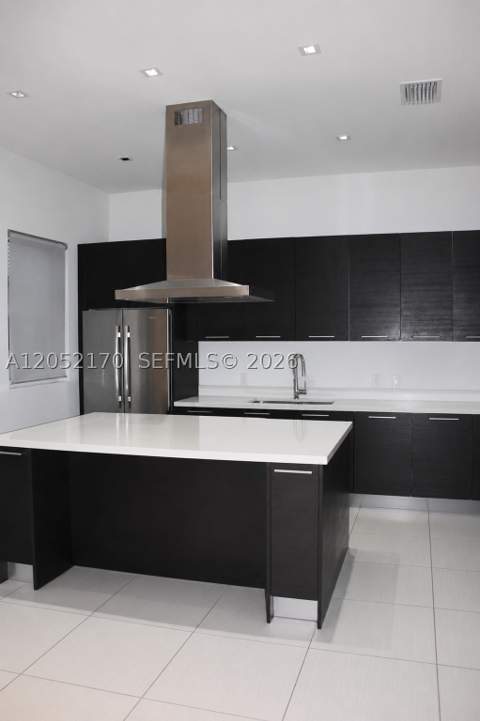 9151 NW 33rd St, Doral FL - photo 11 of 24