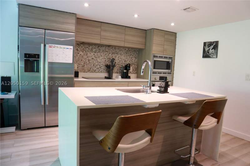 1 bedroom Condominium at 6620 Indian Creek Dr 302, Amd Pl Of 2nd Ocean Front, Miami Beach — photo 3