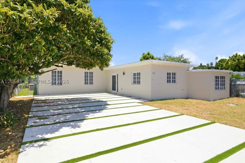 5 bedroom SingleFamilyResidence at 323 NW 104th Ter, W Miami Shores Sec B, Miami — photo 2