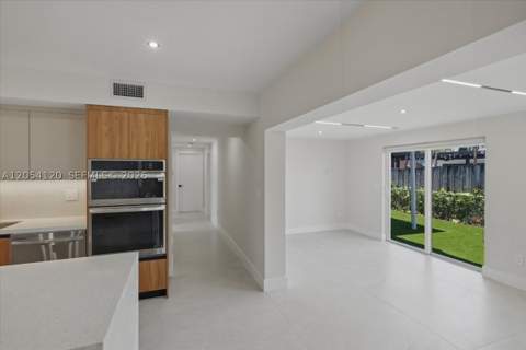 323 NW 104th Ter, Miami FL - photo 23 of 51