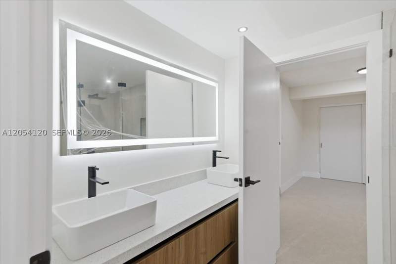 5 bedroom SingleFamilyResidence at 323 NW 104th Ter, W Miami Shores Sec B, Miami — photo 5