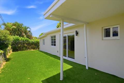 323 NW 104th Ter, Miami FL - photo 6 of 51