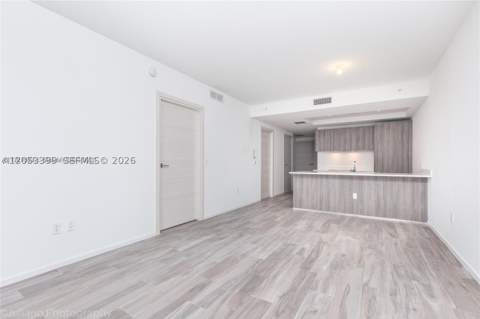 801 S Miami Ave 3006, Miami FL - photo 6 of 8