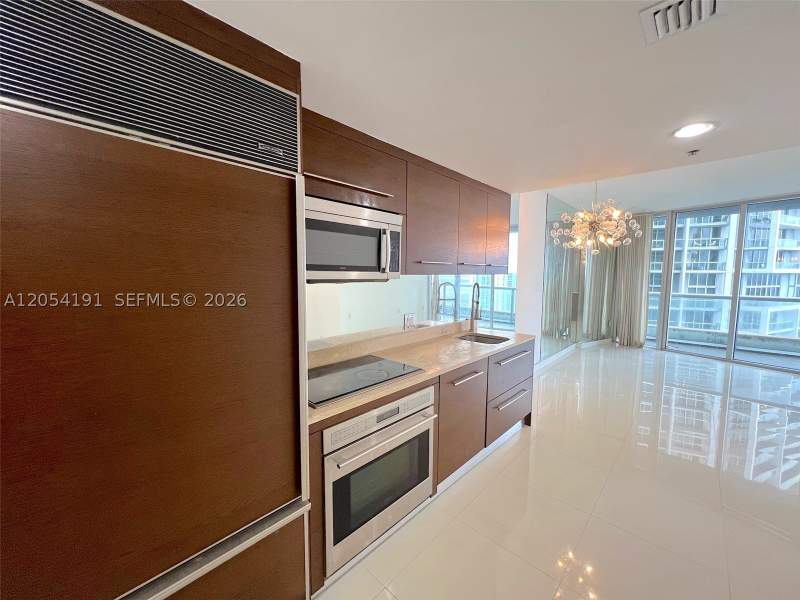 1 bedroom Condominium at 495 Brickell Av 4208, Icon Brickell, Miami — photo 2