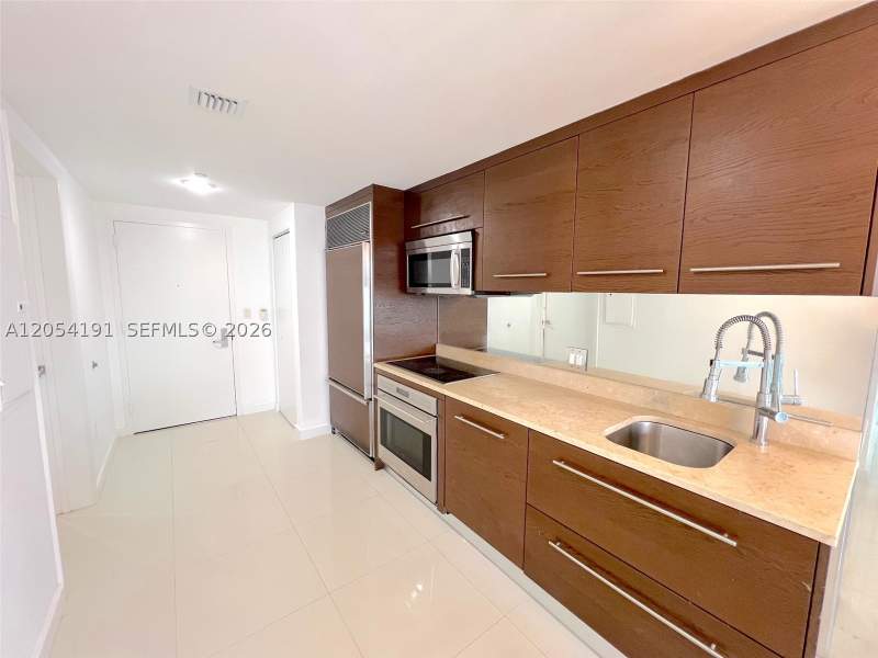 1 bedroom Condominium at 495 Brickell Av 4208, Icon Brickell, Miami — photo 3