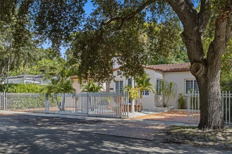 2 bedroom SingleFamilyResidence at 741 NE 81st St, Shorecrest, Miami — photo 5