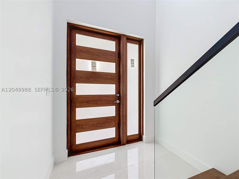 3 bedroom Townhouse at 3730 SW 28th St, Douglas Manor, Miami — photo 4