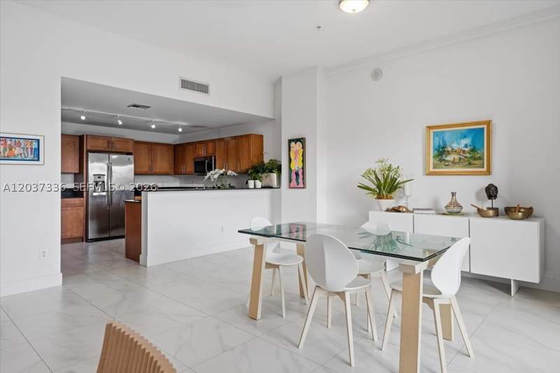 2 bedroom Condominium at 8390 SW 72 106, Colonnade At Dadeland SE, Miami — photo 3