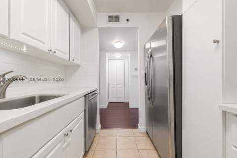 2642 Collins Ave 303, Miami Beach FL - photo 10 of 34