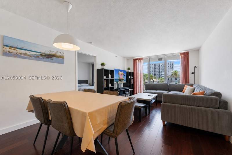 2 bedroom Condominium at 2642 Collins Ave 303, Capomar Condo, Miami Beach — photo 5