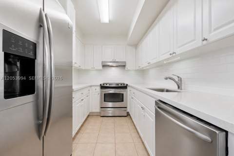2642 Collins Ave 303, Miami Beach FL - photo 8 of 34