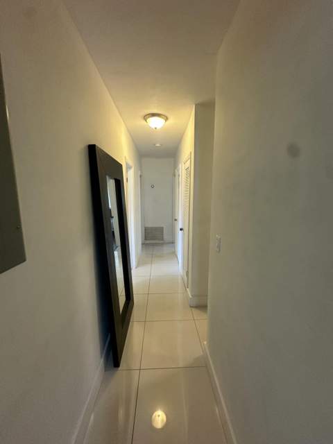 11150 Peachtree Drive, Miami FL - photo 15 of 32