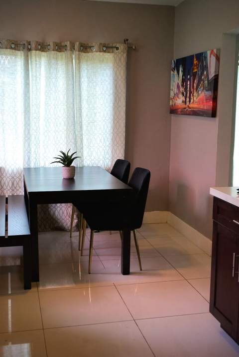 11150 Peachtree Drive, Miami FL - photo 9 of 32
