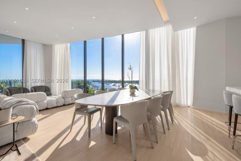4 bedroom Condominium at 2811 S Bayshore Dr 6A, C.G.B. Subdivision, Miami — photo 4