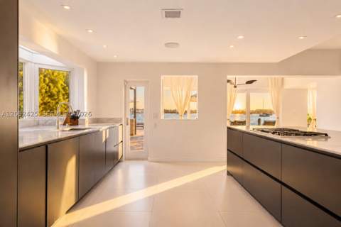 1300 S Venetian Way, Miami FL - photo 6 of 24
