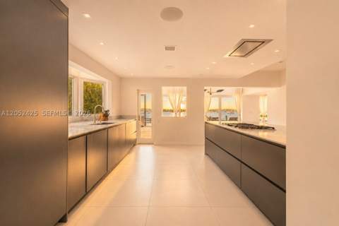 1300 S Venetian Way, Miami FL - photo 7 of 24