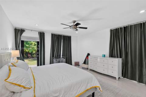 2543 SW 15th St, Miami FL - photo 14 of 36