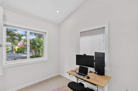 2543 SW 15th St, Miami FL - photo 24 of 36