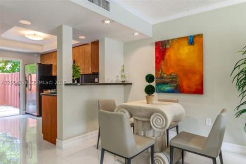 10122 SW 77th Ct, Miami FL - photo 12 of 43