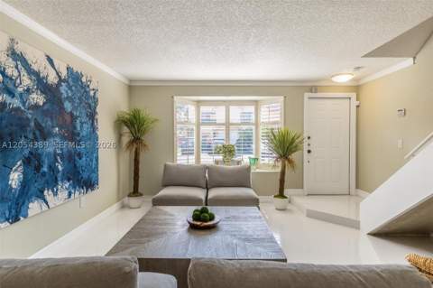 10122 SW 77th Ct, Miami FL - photo 8 of 43