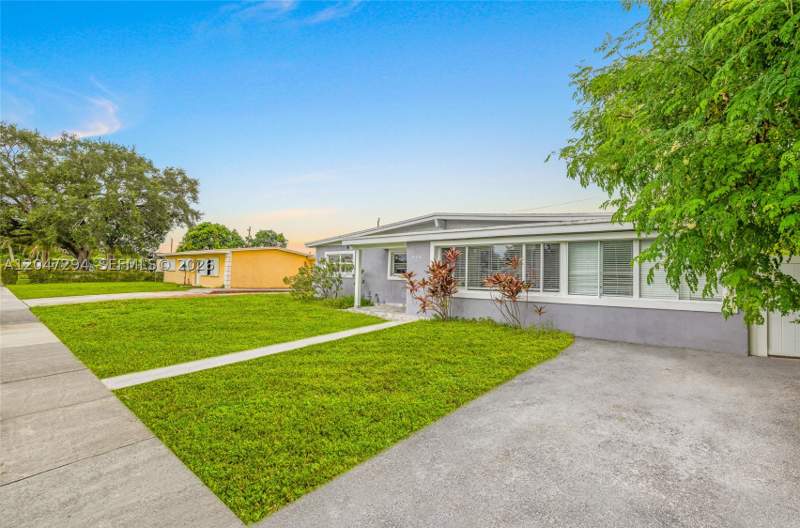 8 bedroom SingleFamilyResidence at 18100 NW 7th Pl, Scott Lake Manor Sec 1, Miami Gardens — photo 3
