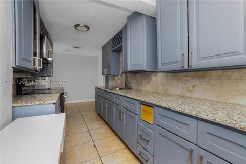 18100 NW 7th Pl, Miami Gardens FL - photo 9 of 48