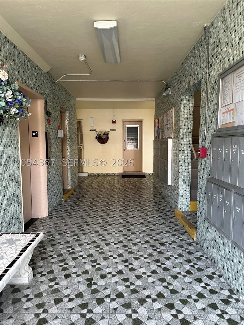 1 bedroom StockCooperative at 17050 NE 14th Ave 110, Mar-Len Gardens No 3 Corp, Miami — photo 2