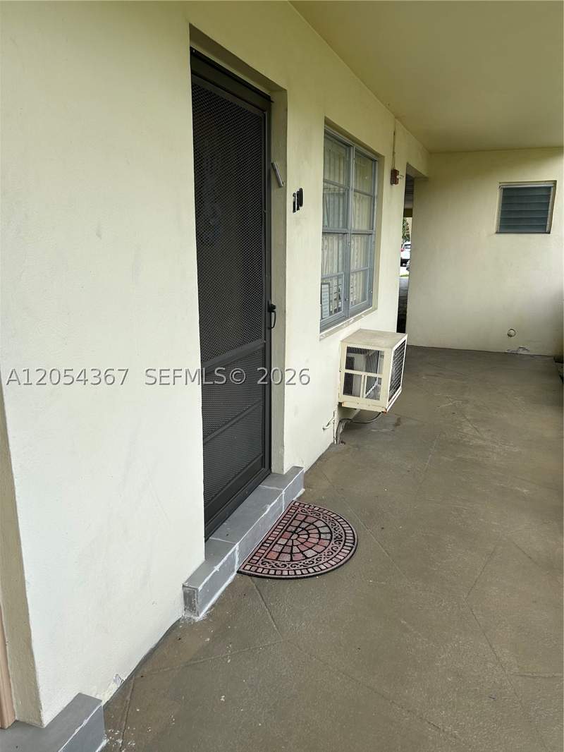 1 bedroom StockCooperative at 17050 NE 14th Ave 110, Mar-Len Gardens No 3 Corp, Miami — photo 4